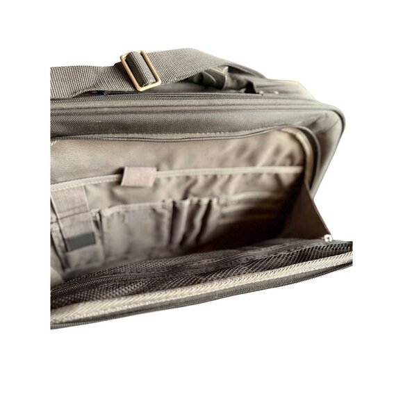 Samsonite BlackLaptop Briefcase With Adjustable Shoulder Strap & Multiple Compar - Picture 9 of 13